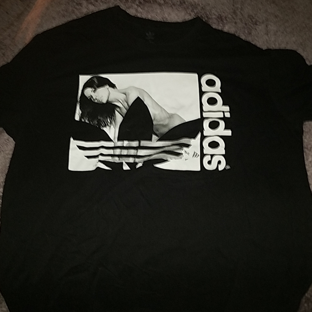 Adidas T-shirt